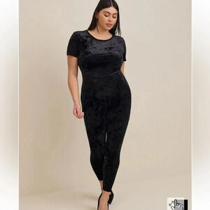 Torrid Full Length Crushed Velvet Short Sleeve Catsuit Size 4